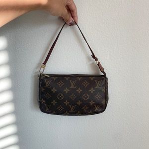 —SOLD Louis Vuitton Pochette Monogram handbag